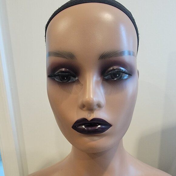 Mannequin Head (Dark Brown) - Picture 1 of 6